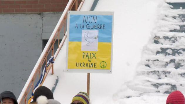 Guerre en Ukraine : rassemblement à Rouyn-Noranda en solidarité avec l'Ukraine